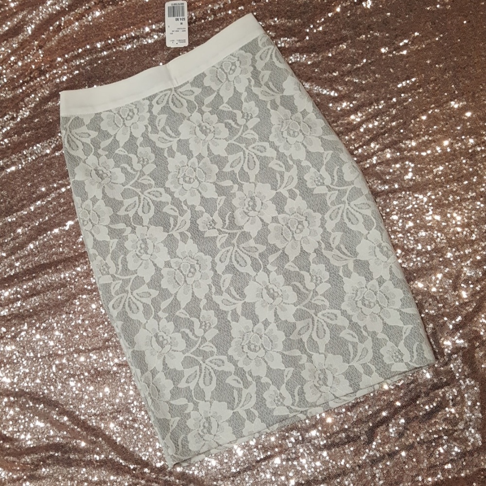 💎2 for $9 Forever 21 lace pencil skirt